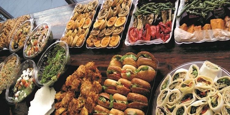 דוכני המזון הטעימים הופכים את האירוע ליפה וטעים יותר עם תוסס