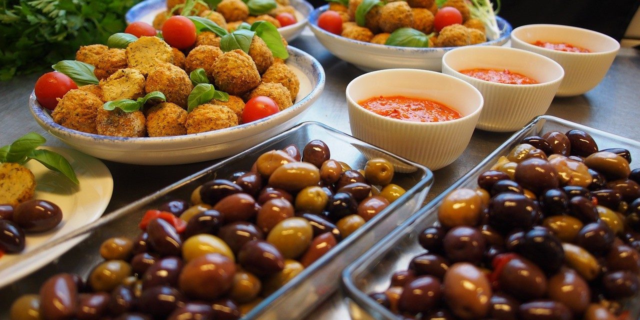 דוכן פלאפל לאירועים. מדרד כל יום הולדת, חתונה, בר מצווה, כנס חברה - תוסס אירועים